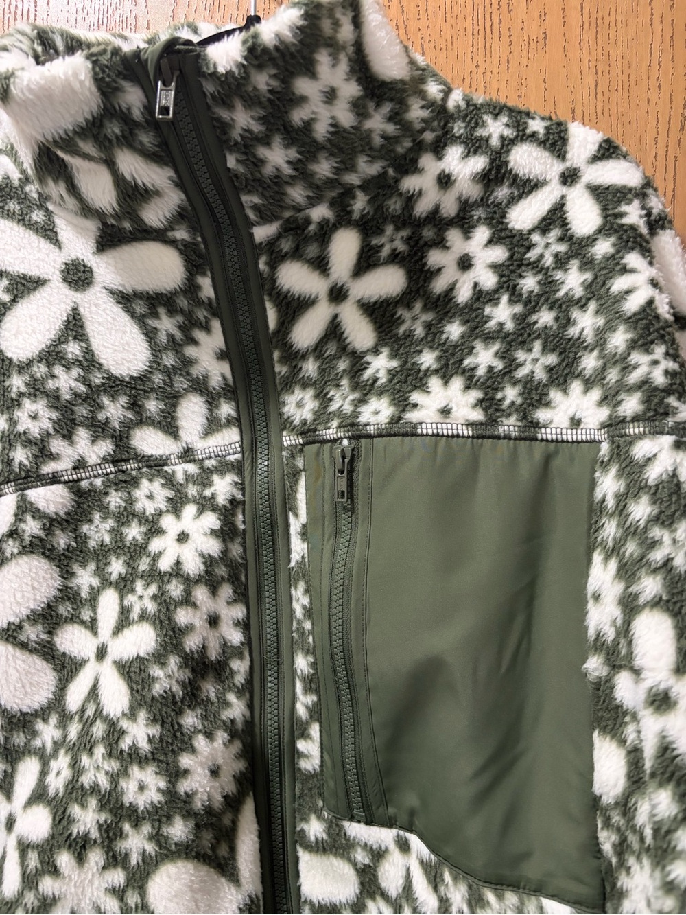 SO Olive Green and White Floral Fleece Jacket - Picture 6 of 7